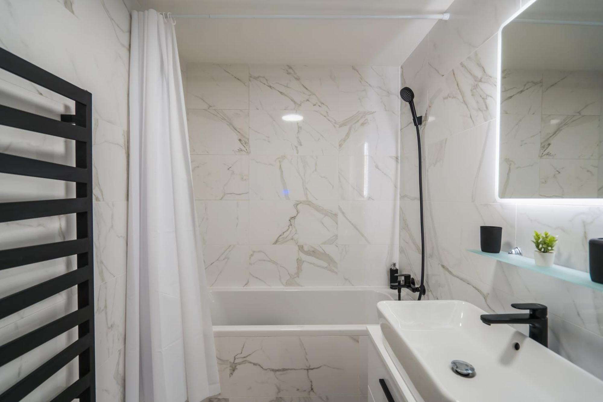 Myflat Wave 36 Suite Siofok Bagian luar foto
